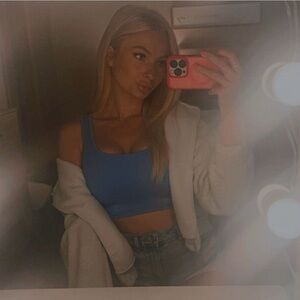 Meet your Posher, Sidney